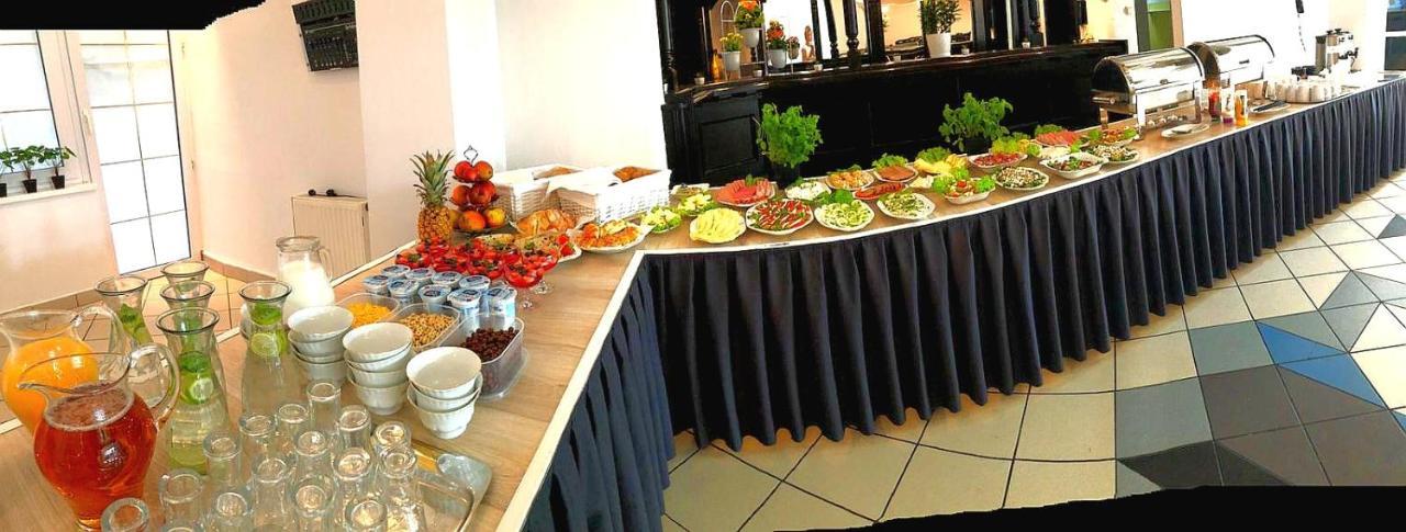 Great Polonia Ustka Bed & Breakfast エクステリア 写真