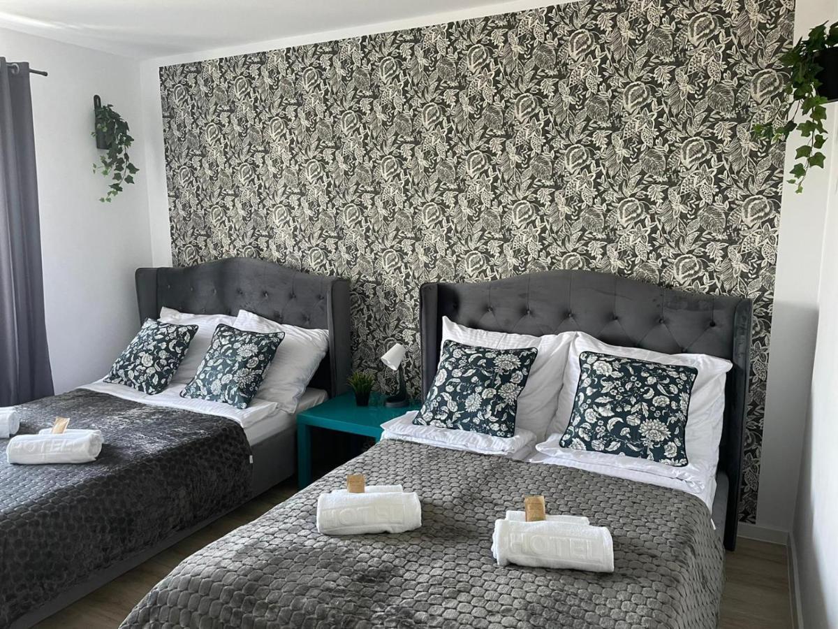Great Polonia Ustka Bed & Breakfast エクステリア 写真